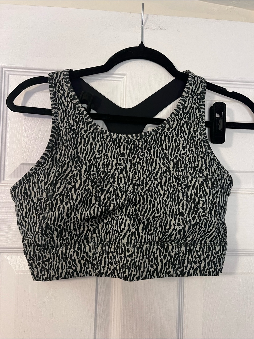 #461 Varley Animal Print Racerback Sports Bra Sz Large L Black Pads Included EUC